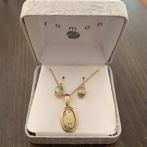 Roman necklace and earring set